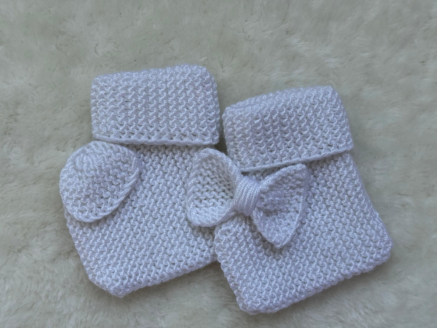 Handstickade Babytofflor