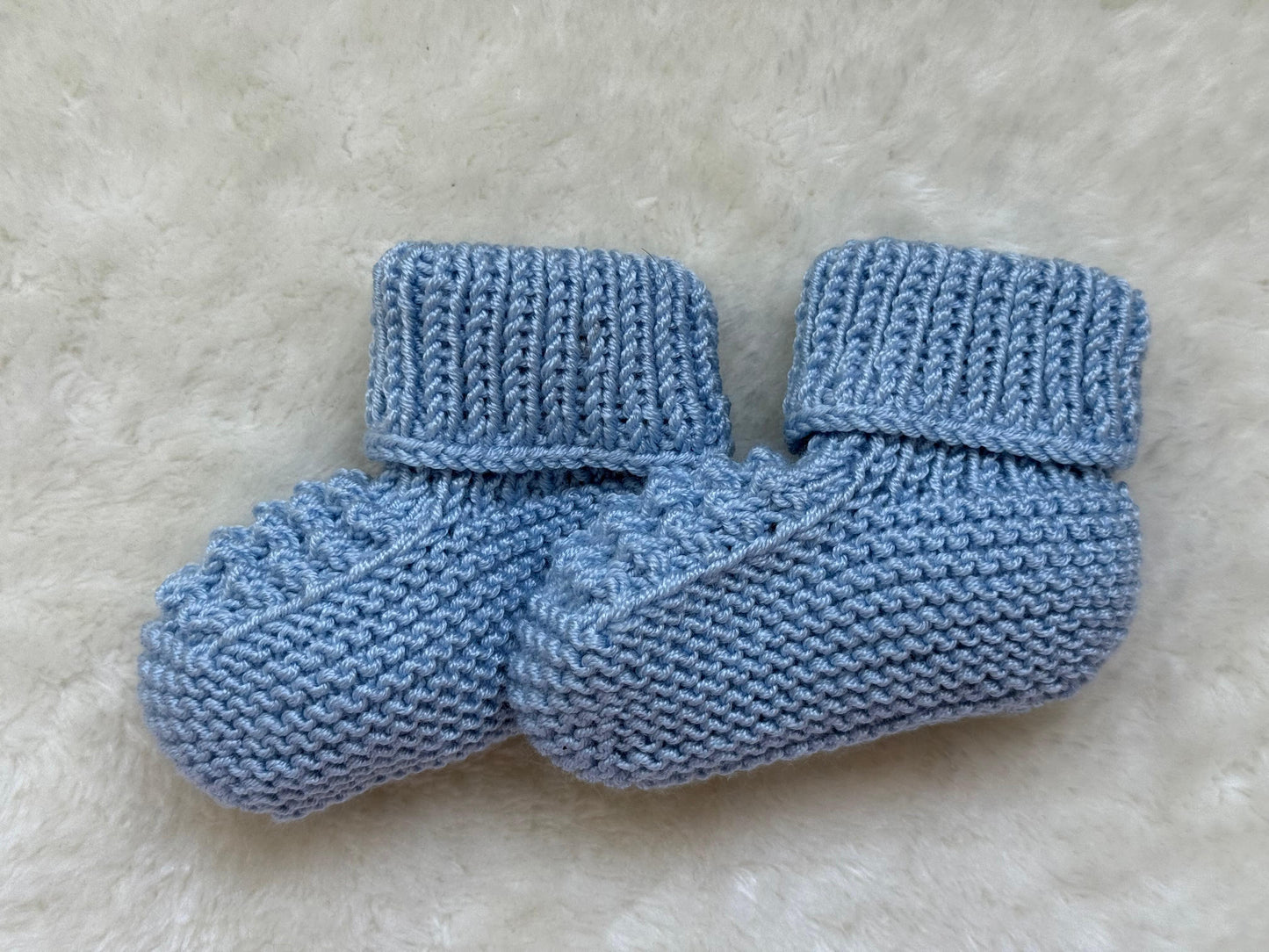 Handstickade Babytofflor